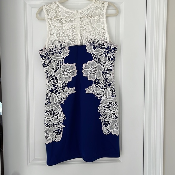 Venus Dress with beautiful design - Picture 2 of 9